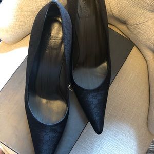Gucci pumps
